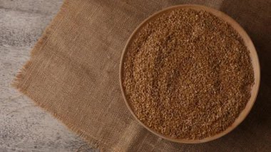 Organik altın keten tohumu, keten tohumu. Yüksek lifli süper yiyecekler.