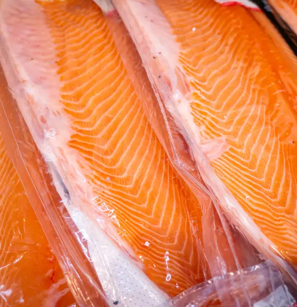 Elektrik süpürgesinde somon filetosu..