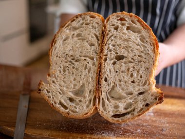 Sanatçı Ekşi Ekmek Fırından yeni çıktı..