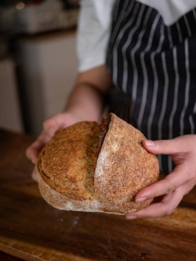 Sanatçı Ekşi Ekmek Fırından yeni çıktı..