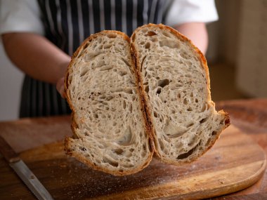 Sanatçı Ekşi Ekmek Fırından yeni çıktı..