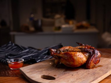 Sulu Kızartma Tavuğu Servis Etmeye Hazır.