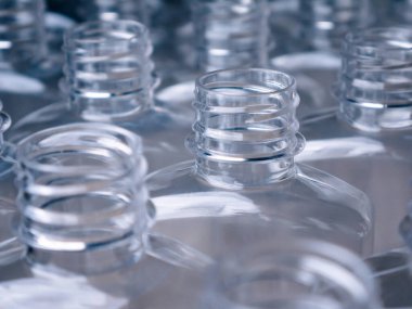 Plastik PET Şişe Üretim Hattı Şişelemeye Hazır.