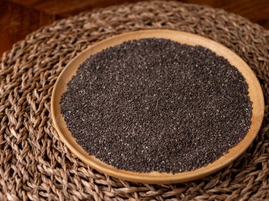 Organik doğal chia tohumları sağlığın süper gıdalara faydası.