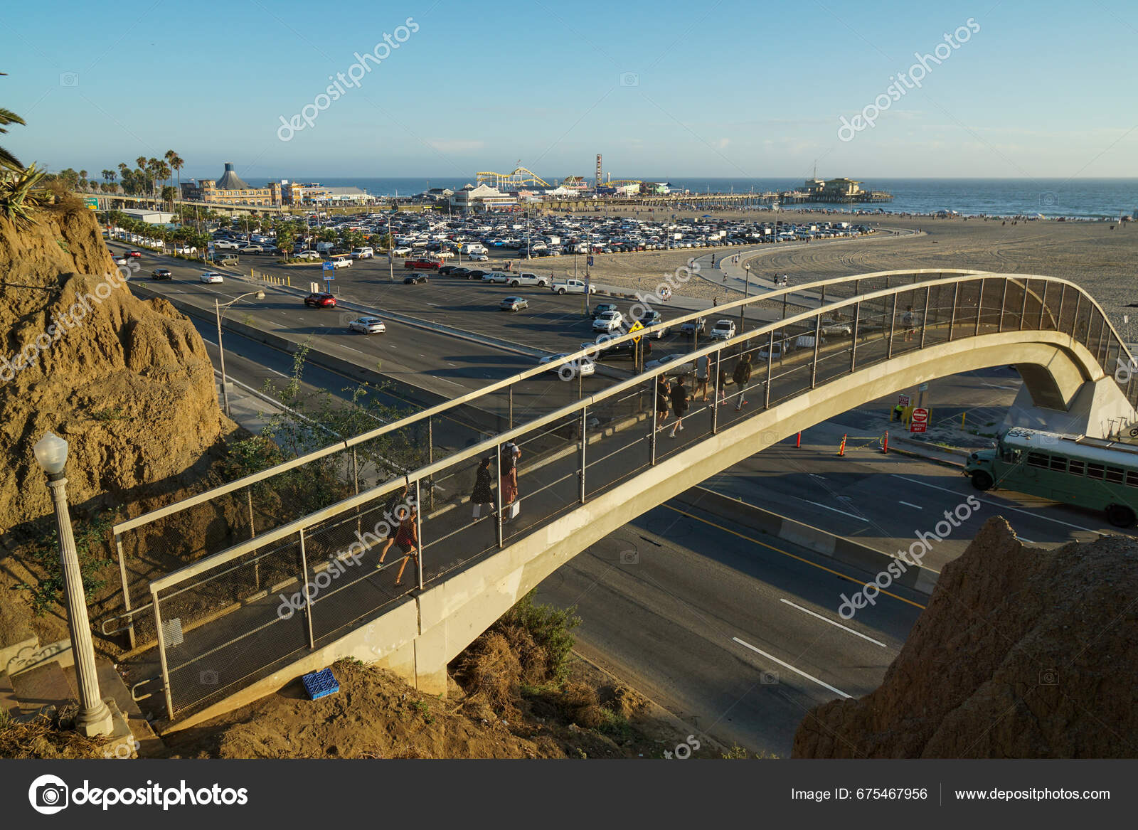 Pedestrian Bridge Goes Pacific Coast Highway Santa Monica Pier – Stock ...