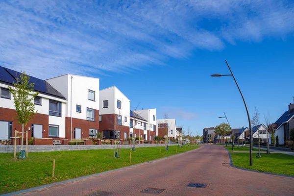 Zona Residencial Nueva Construcción Los Países Bajos Con Algunas Nubes — Foto de Stock