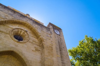 Fransa, Aigues-Mortes 'teki eski bir kilisenin parçası.