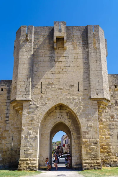 Aigues Mortes Frankrijk August 2022 Uitzicht Oude Middeleeuwse Muur Met — Stockfoto