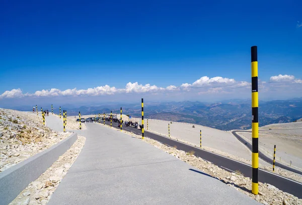 モンヴェントゥーの上からの素晴らしい景色 標高1 909メートル 263 この地域で最も高い山であり プロヴァンスの獣 と呼ばれている — ストック写真