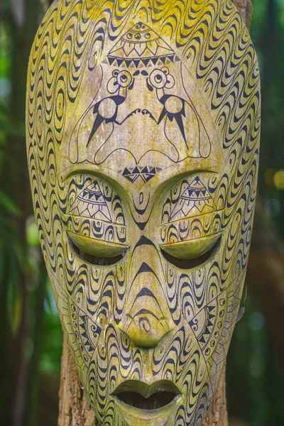 Bir Afrika Vudu Maskesine Yakın Çekim — Stok fotoğraf