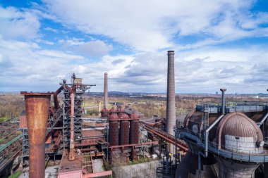 Almanya 'daki Duisburg Nord peyzaj parkı (Landschaftspark Duisburg Nord). Duisburg-Meiderich, Almanya 'da bir parktır. 1991 yılında Latz + Partner (Peter Latz) tarafından geliştirilmiştir.