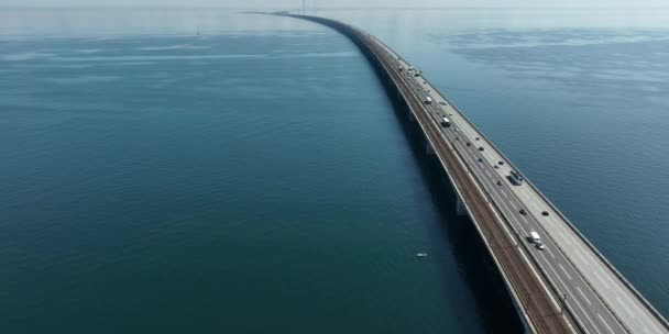 ニューヨーク デンマーク July 2023 デンマークの島フィネンとニュージーランドの間の偉大なベルト橋 デンマーク語でストレブリッツブルー の空想的な眺め — ストック動画