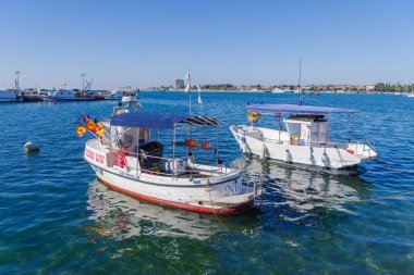 Hırvatistan 'ın İstanbul yarımadasında kiralık küçük balıkçı tekneleri