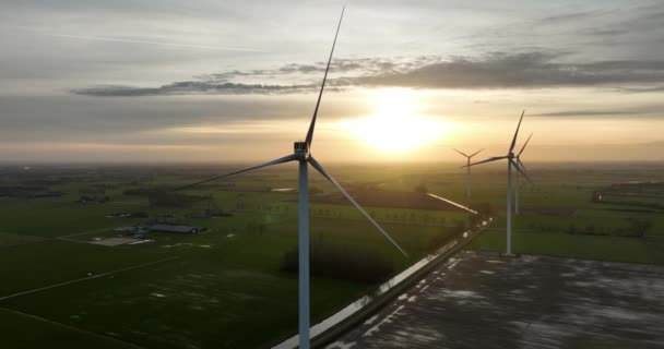 Воздушные Съемки Ветряных Турбин Закате Нидерландах — стоковое видео