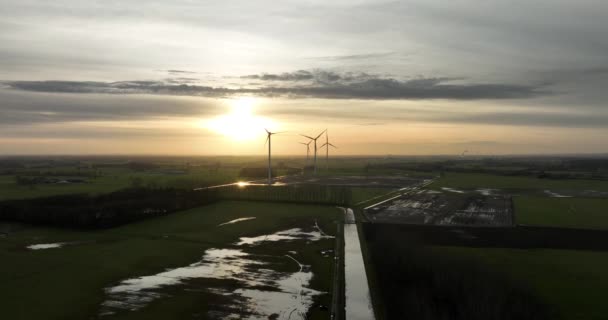 Воздушные Съемки Ветряных Турбин Закате Нидерландах — стоковое видео