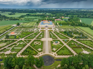 Letonya 'daki Rundale Sarayı' nın hava görüntüsü