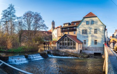 ERFURT, GERMANY - NOVEMBER 30, 2024: Yeni Değirmen 'in dışı (Neue Muhle Almanca), bugünlerde eski şehir merkezinde bir teknik müze