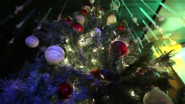 Nieuwjaarsboom Kerstvakantie Prachtige Versieringen Aan Kerstboom — Stockvideo