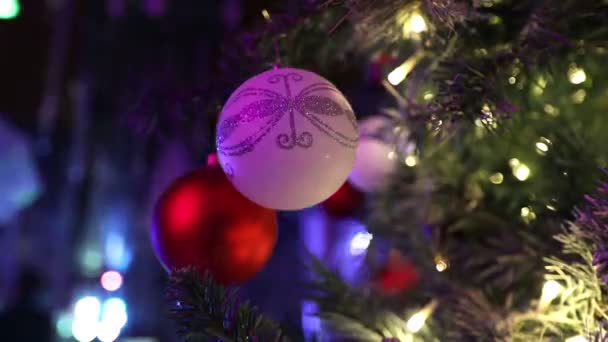 크리스마스 크리스마스 트리의 아름다운 장식들 — 비디오