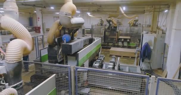 Een Houten Plank Frezen Industrieel Interieur Moderne Industriële Apparatuur Cnc — Stockvideo