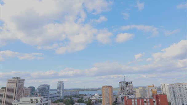 Lapso Tempo Nuvens Sobre Uma Cidade Grande Nuvens Bonitas Sobre — Vídeo de Stock