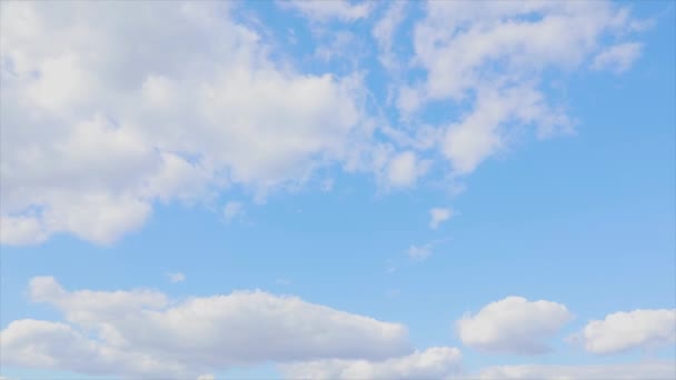 Όμορφα Σύννεφα Στον Ουρανό Timelapse Σύννεφα Στον Καθαρό Ουρανό Μπλε — Αρχείο Βίντεο