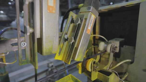 ケーブルガイド 工場内の回転機構 ケーブル製造工場 — ストック動画
