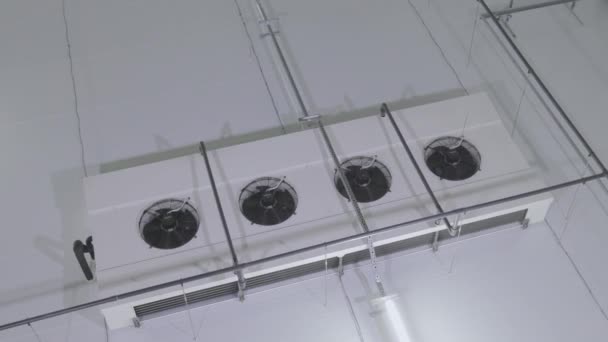 Kühlsystem Auf Lager Modernes Klimasystem Einem Lebensmittellager Industrielle Kühlung — Stockvideo