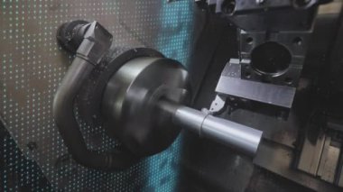 CNC makinesinde metal işleme. CNC makinesinde metal bir parça yaratmak. CNC makinesi bir metal parçası oluşturacak.