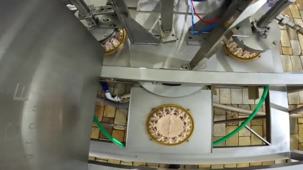 Automated Production Ice Cream Automated Conveyor Creating Ice Cream Cake — Vídeo de stock