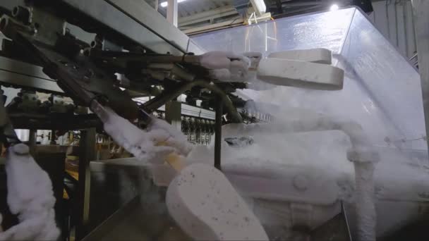 Παγωτό Στον Ιμάντα Μεταφοράς Διαδικασία Παραγωγής Παγωτού Μεταφορέας Στο Εργοστάσιο — Αρχείο Βίντεο