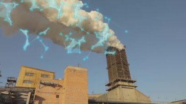 Atmosfere katı maddelerin salınımı. Çevresel kirlilik görselleştirme. Fabrika bacasından çıkan beyaz duman, tehlikeli bileşenlerin serbest bırakılmasını görselleştirme..