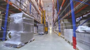 Depoda modern bir forklift. Modern teknolojilerin görselleştirilmesi. Grafikleri olan modern bir depoda forklift..