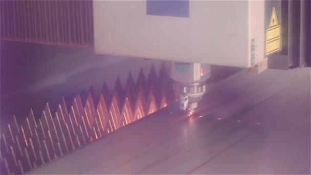 Máquina Corte Láser Metal Una Innovadora Máquina Corte Por Láser — Vídeo de stock