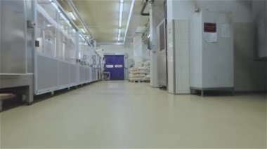 Modern uyuşturucu üretim atölyesi. Kuyrukluyıldız hazırlıkları için atölye çalışması. Güzellik salonunun içinde. endüstriyel iç.
