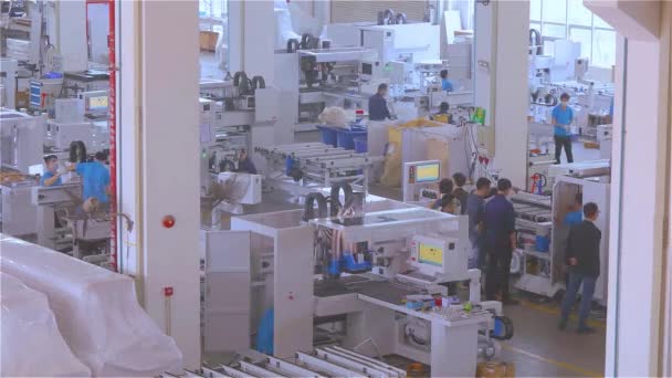 Cnc Makinelerinin Üretimi Fabrikadaki Cnc Makinelerinin Montajı Cnc Makineleri Için — Stok video