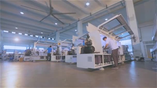 Produzione Macchine Cnc Montaggio Macchine Cnc Fabbrica Moderno Impianto Produzione — Video Stock