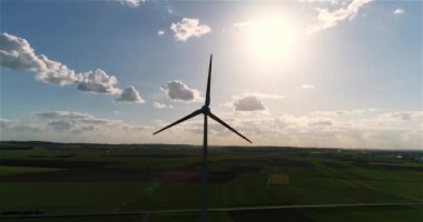 Rüzgar jeneratörü. Rüzgar jeneratörleri. Yenilenebilir elektrik. Rüzgar jeneratörü.
