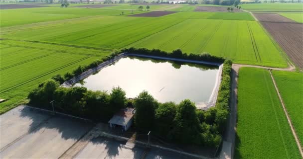 Waterreservoir Voor Landbouw Wateropslagzwembad Reservoir Voor Landbouwgrond Irrigatie — Stockvideo