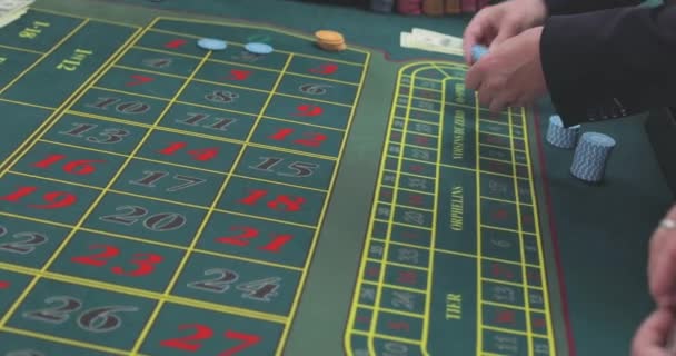 Los Jugadores Ruleta Hacen Una Apuesta Los Jugadores Casino Hacen — Vídeo de stock