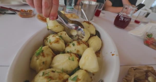 Ζυμαρικά Πατάτας Όμορφο Τραπέζι Ουκρανικό Πιάτο Ουκρανική Λαϊκή Κουζίνα Ουκρανικά — Αρχείο Βίντεο