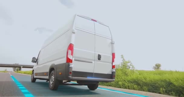 Ein Weißer Kleinbus Liefert Pakete Aus Intelligente Lieferung Von Waren — Stockvideo