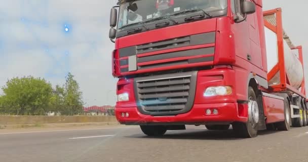 Płynny Ładunek Jedzie Wzdłuż Autostrady Transport Handlowy Ładunków Płynnych Inteligentny — Wideo stockowe