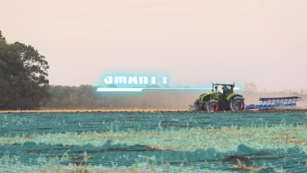 スマート農業 スマート農業 スマートハーベスターがフィールドを横切る — ストック動画