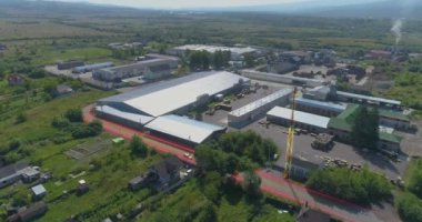 Bir baz istasyonu sinyal yayınlıyor. Kuleden sinyal iletiminin görselleştirilmesi.