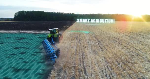 Pemanen Cerdas Memproses Ladang Seorang Pemanen Cerdas Bekerja Lapangan Pertanian — Stok Video