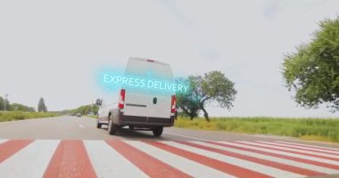 Hızlı teslimat. Akıllı lojistiği kullanarak hızlı teslimat. Beyaz otobüsle mal teslimatı. Teslimatta IOT olan beyaz minibüs..