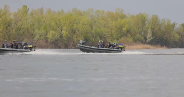 Motor Boat Floats River Patrol Boat Sailing River Military Boat — Stock Video