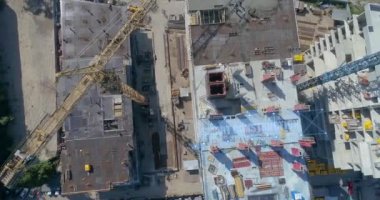 Akıllı bir inşaat alanı. Akıllı yapının görselleştirilmesi. İnşaat alanı üst görünümü.