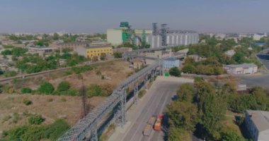 Havadan tahıl deposu. İnsansız hava aracının tahıl deposu. Limanda tahıl deposu.